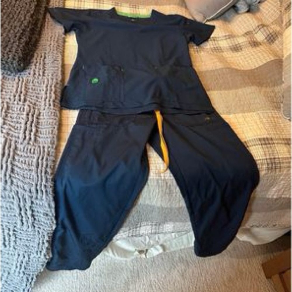Women’s carhartt force scrubs